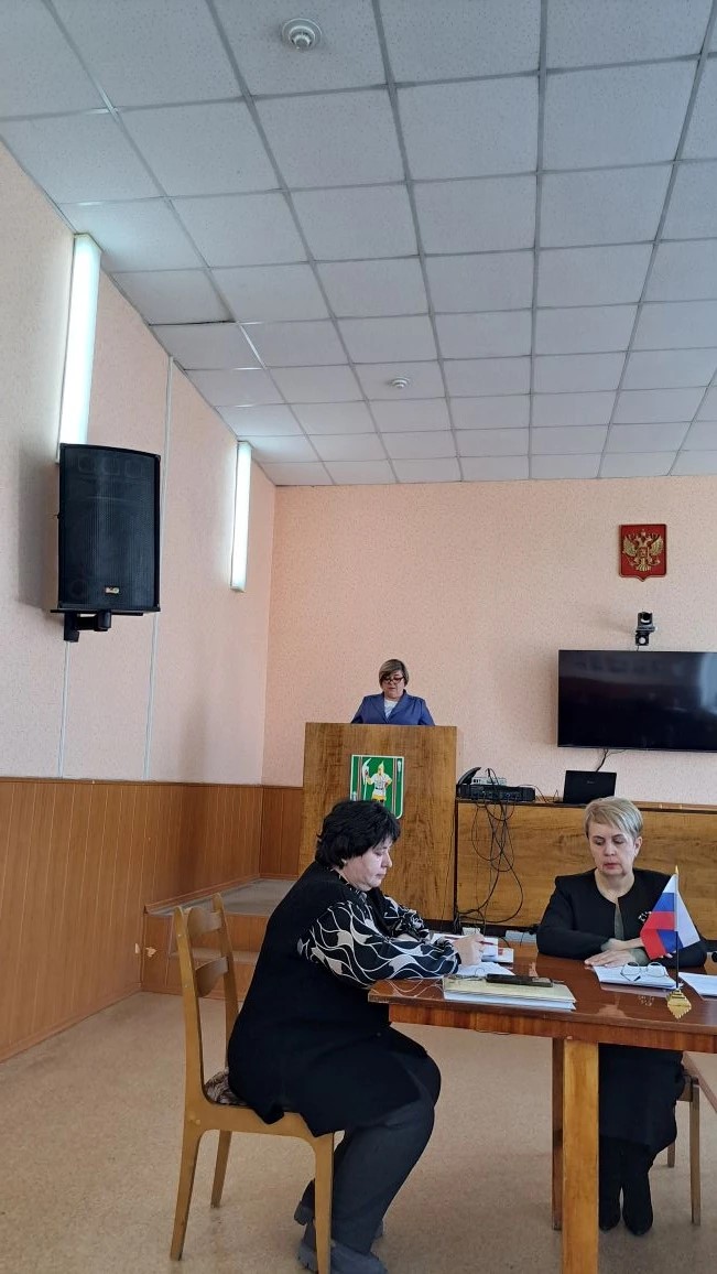 25 марта 2026 года на очередном заседании Комаричского районного Совета народных депутатов председатель Контрольно-счетной палаты Комаричского муниципального района  Т.Н.Дударева представила отчет о деятельности Контрольно-счетной палаты по итогам 2025 го.