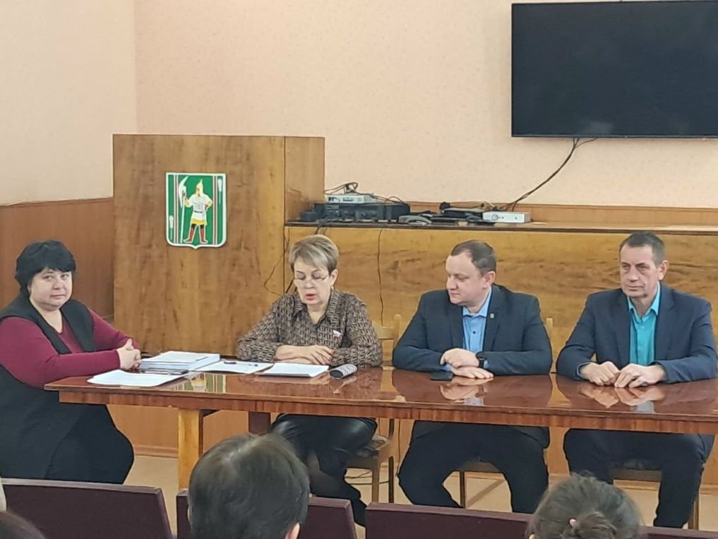 17 декабря 2025 года в здании администрации района прошли публичные слушания по вопросу обсуждения бюджета на 2026 год и плановый период 2027-2028 годов..